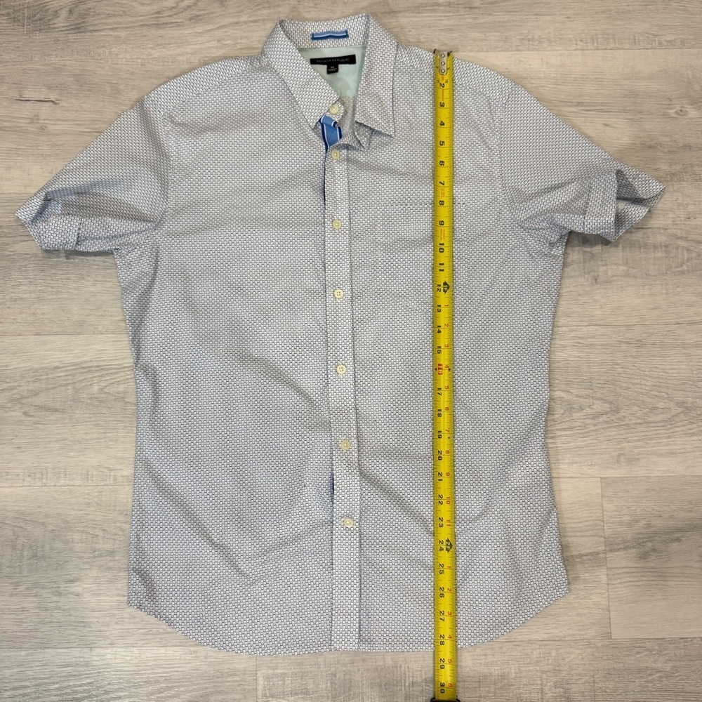 Banana Republic Light Blue Geometric Button Down Shirt Size M - Picture 13 of 17